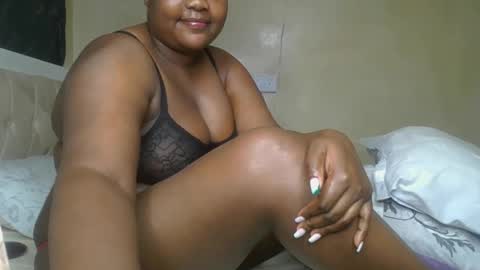 sassie_bee online show from 12/13/24, 12:42