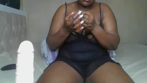 sassie_bee online show from 12/16/24, 01:42