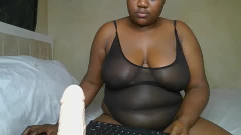 sassie_bee online show from 01/25/25, 11:54