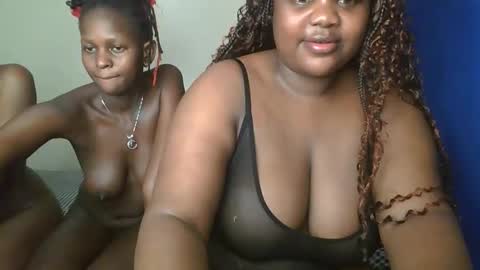 sassie_bee online show from 09/13/25, 11:04