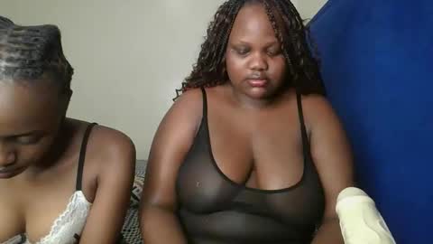 sassie_bee online show from 09/19/25, 06:41