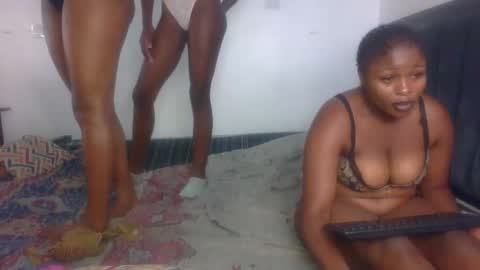 Snapshot of sassie_d chatting on 12/15/25, 09:52 sassie_d online show from 12/15/25, 09:52