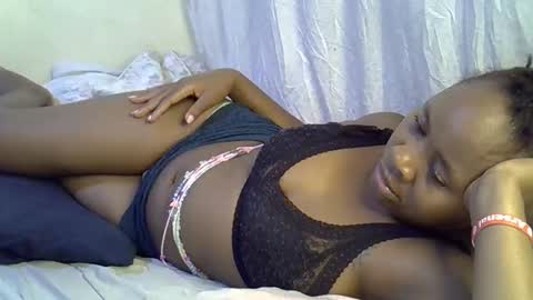 Snapshot of sassy_bella chatting on 10/14/25, 07:31 sassy_bella online show from 10/14/25, 07:31