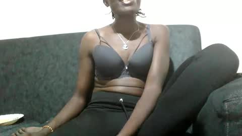 Snapshot of sassy_bloom22 chatting on 01/15/26, 05:49 sassy_bloom22 online show from 01/15/26, 05:49