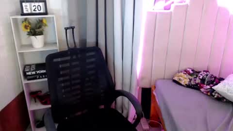 sassy_kimmyy online show from 04/23/26, 12:29