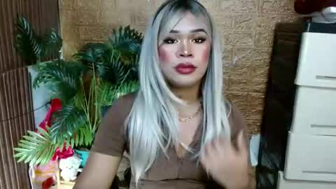 sassy_tinaxx online show from 12/13/25, 07:53