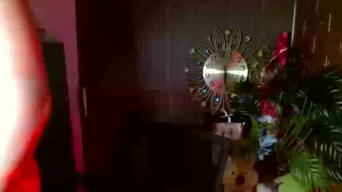 sassy_tinaxx online show from 12/17/25, 09:37
