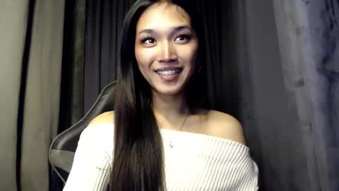 Snapshot of sassy_yourgirlxxxx chatting on 11/24/25, 12:43 Sassygirl online show from 11/24/25, 12:43