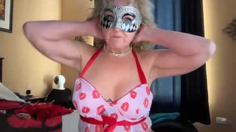 Snapshot of sassyhotwife00 chatting on 03/24/26, 08:36 sassyhotwife00 online show from 03/24/26, 08:36