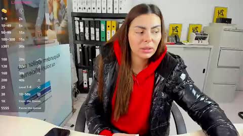 Snapshot of sassytiff chatting on 02/13/25, 12:11 sassytiff online show from 02/13/25, 12:11