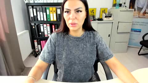 Snapshot of sassytiff chatting on 09/13/25, 10:15 sassytiff online show from 09/13/25, 10:15