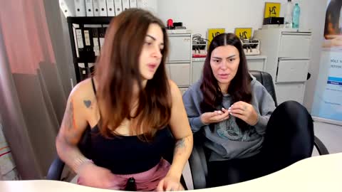 Snapshot of sassytiff chatting on 10/20/25, 01:22 sassytiff online show from 10/20/25, 01:22