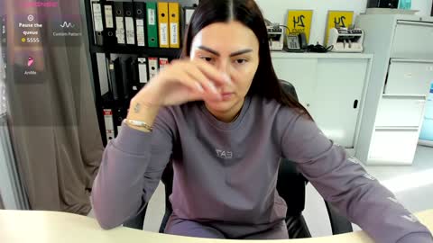 Snapshot of sassytiff chatting on 10/30/25, 11:55 sassytiff online show from 10/30/25, 11:55