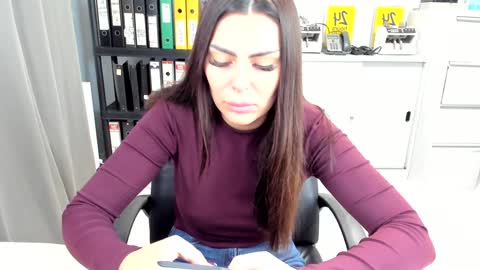 Snapshot of sassytiff chatting on 11/18/25, 01:48 sassytiff online show from 11/18/25, 01:48