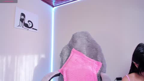 Snapshot of satanbabee_ chatting on 01/13/25, 09:20 im expecting 300 thumbs up on my altar online show from 01/13/25, 09:20