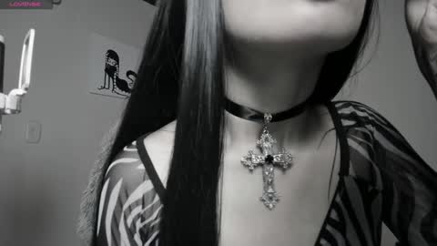 Snapshot of satanbabee_ chatting on 01/17/25, 09:50 im expecting 300 thumbs up on my altar online show from 01/17/25, 09:50