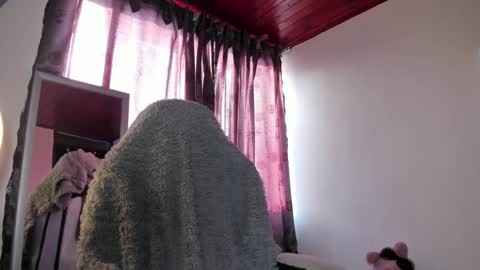 Snapshot of satanbabee_ chatting on 02/08/25, 09:57 im expecting 300 thumbs up on my altar online show from 02/08/25, 09:57