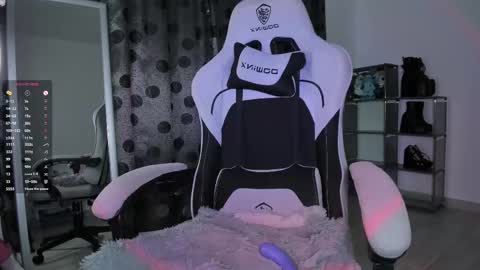 Snapshot of satanbabee_ chatting on 03/06/25, 01:27 im expecting 300 thumbs up on my altar online show from 03/06/25, 01:27