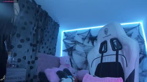 Snapshot of satanbabee_ chatting on 10/10/25, 12:09 im expecting 300 thumbs up on my altar online show from 10/10/25, 12:09