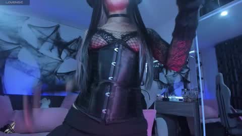 Snapshot of satanbabee_ chatting on 10/11/25, 11:03 im expecting 300 thumbs up on my altar online show from 10/11/25, 11:03