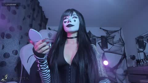 Snapshot of satanbabee_ chatting on 10/22/25, 10:42 im expecting 300 thumbs up on my altar online show from 10/22/25, 10:42