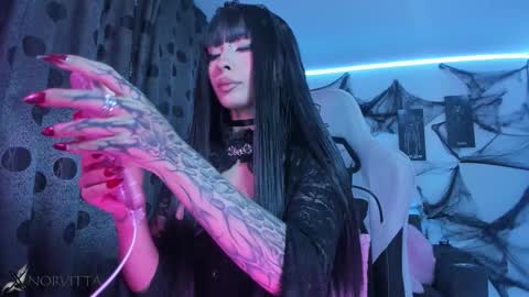 Snapshot of satanbabee_ chatting on 10/29/25, 10:55 im expecting 300 thumbs up on my altar online show from 10/29/25, 10:55