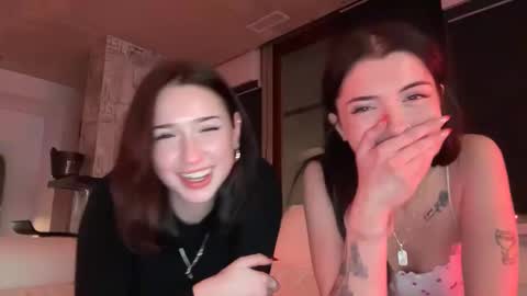 satans_snowbunny online show from 11/15/25, 01:47