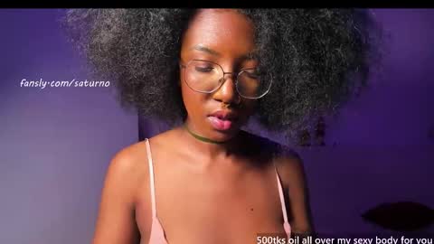 Snapshot of saturno_vibes chatting on 10/01/25, 09:04 saturno_vibes online show from 10/01/25, 09:04