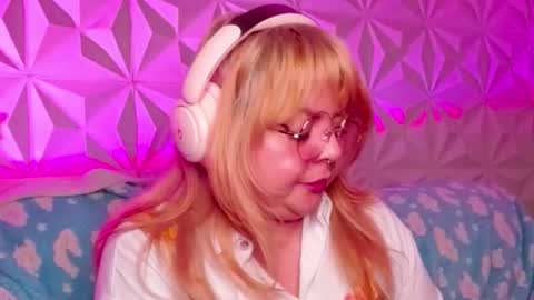 Gina George online show from 10/15/25, 01:50