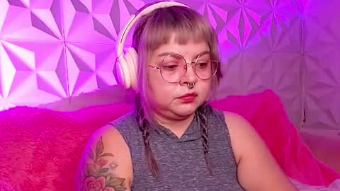 Gina George online show from 11/09/25, 10:08