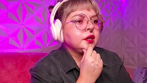 Gina George online show from 11/19/25, 12:10