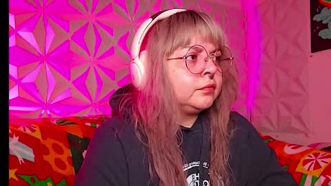 Gina George online show from 12/21/25, 10:28