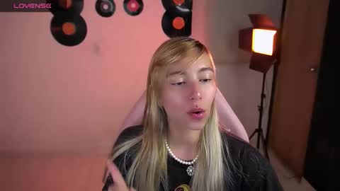 I AM JENN  online show from 03/22/26, 10:24