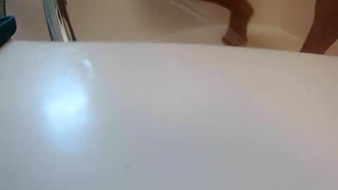 Snapshot of saucy_latino chatting on 02/28/25, 07:46 ElVergone online show from 02/28/25, 07:46