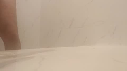 Snapshot of saucy_latino chatting on 09/30/25, 12:32 ElVergone online show from 09/30/25, 12:32