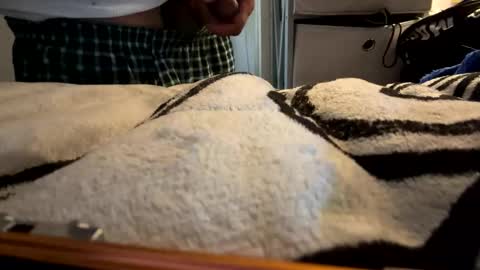 Snapshot of saucy_latino chatting on 11/16/25, 04:45 ElVergone online show from 11/16/25, 04:45