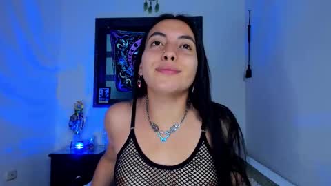 Snapshot of saucy_zaren chatting on 09/11/25, 01:49 Zaren online show from 09/11/25, 01:49