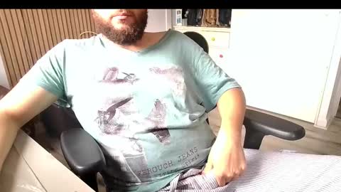 Snapshot of saucybonjo chatting on 02/20/25, 01:08 Ben online show from 02/20/25, 01:08