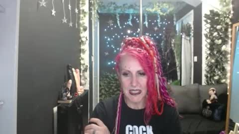 SaucySky online show from 09/26/25, 08:57