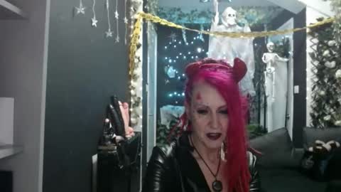 SaucySky online show from 10/28/25, 09:28