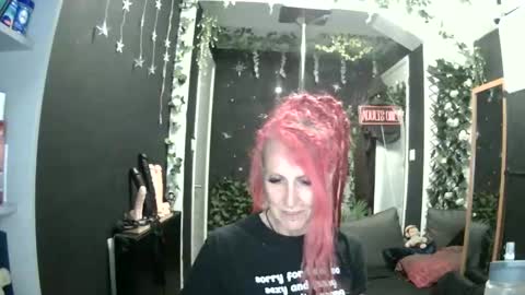 SaucySky online show from 06/08/26, 08:42