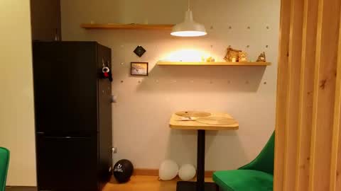 Snapshot of sav_anna chatting on 02/27/25, 04:53 LUNA and ANNA online show from 02/27/25, 04:53