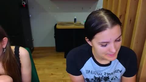 Snapshot of sav_anna chatting on 11/08/25, 05:12 LUNA and ANNA online show from 11/08/25, 05:12