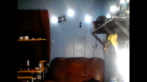 Snapshot of savage352ratchet chatting on 01/13/25, 10:13 Bugglove online show from 01/13/25, 10:13