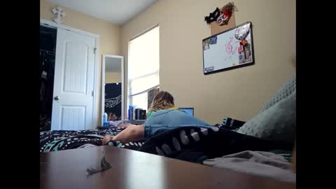 Snapshot of savage352ratchet chatting on 10/24/25, 02:35 Bugglove online show from 10/24/25, 02:35