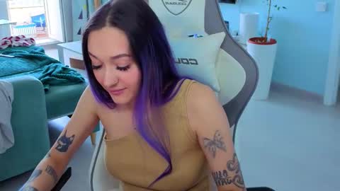 Ariel online show from 04/24/26, 04:26