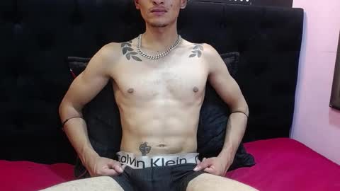 Snapshot of savagelover_ chatting on 11/21/25, 03:49 SavageLover online show from 11/21/25, 03:49