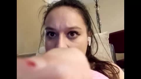 Snapshot of savagerager chatting on 10/12/25, 10:25 SavageRager online show from 10/12/25, 10:25