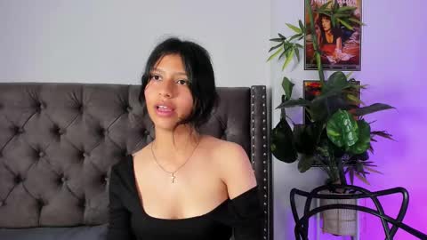Snapshot of savannah_cameron chatting on 12/12/24, 06:42 Savannah online show from 12/12/24, 06:42