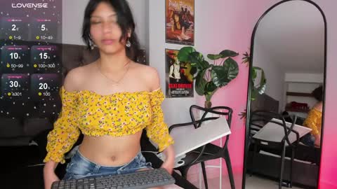 Snapshot of savannah_cameron chatting on 01/11/25, 06:33 Savannah online show from 01/11/25, 06:33